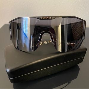 Versace Sunglasses VE2220